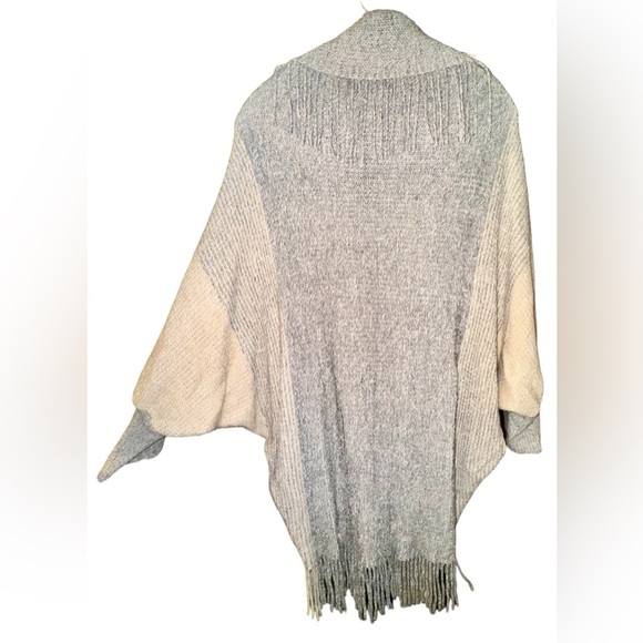 “ANA & ROSE” COLOR BLOCK FRINGE SHAWL ONE SIZE FITS MOST BNWOT 🏷️ - Picture 6 of 8